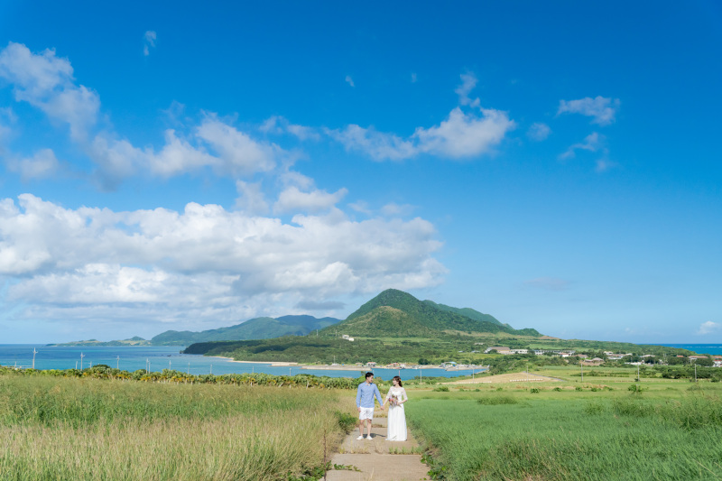 海に続く長い1本道。気持ちの良い空!