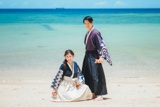 お二人の思い出のアイテムも一緒に撮影させて下さい！持ち込み衣装にチェンジ！