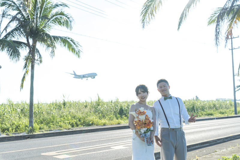 トロピカルな植物。ヤシの木並木道