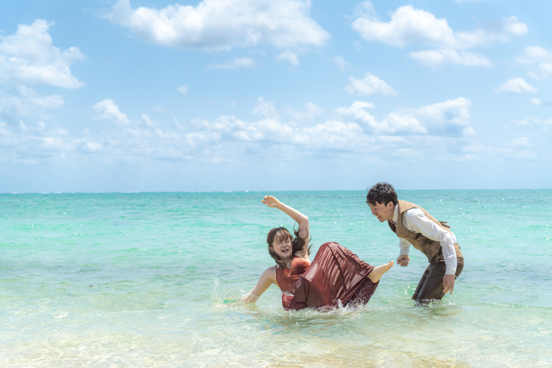 お姫様抱っこからの・・・バシャーん!!