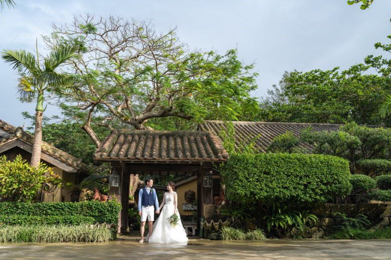 沖縄を感じる赤瓦。古民家の料亭で撮影。