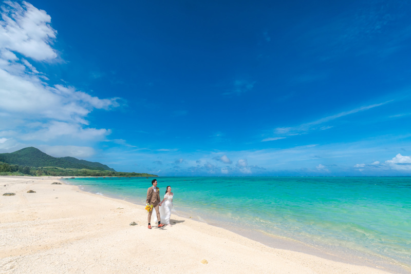開放感のある空。そして誰もいないビーチ。