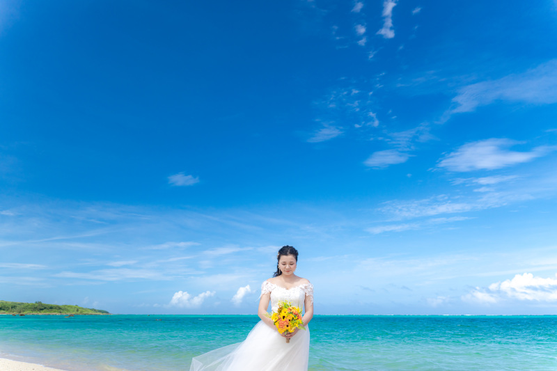 ソロショットだって大切。ドレスの白が良く映えます