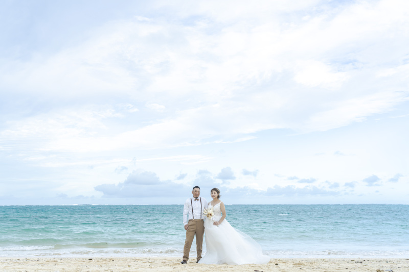 穴場ビーチだからのんびり二人の時間で撮れる。