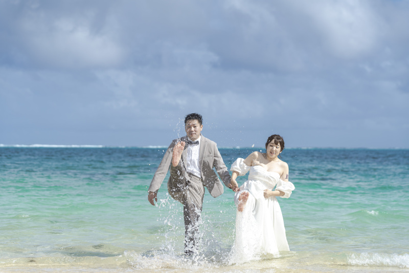 非日常！ドレスのまま海にイン！イン・ザ・シー！