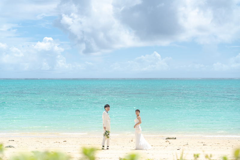 まずは誰もいないビーチで。砂浜のビーチは外せない