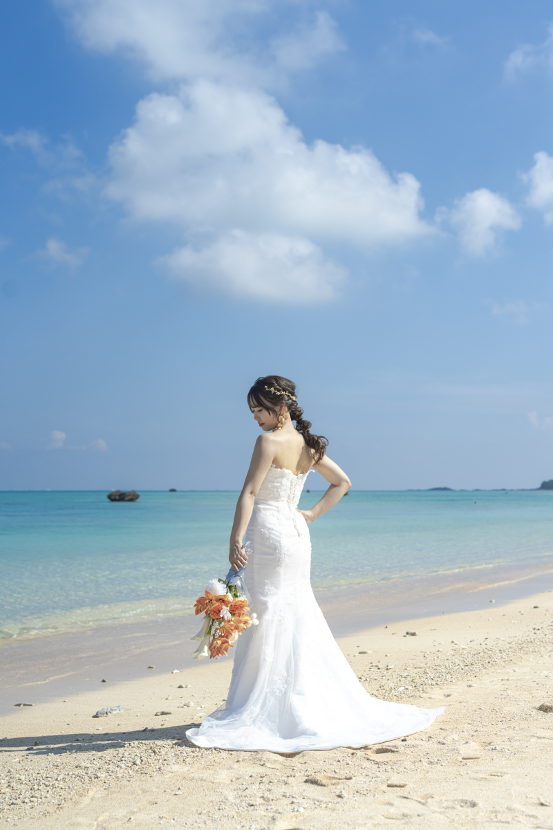 ソロショットだって大切。ドレスの白が良く映えます