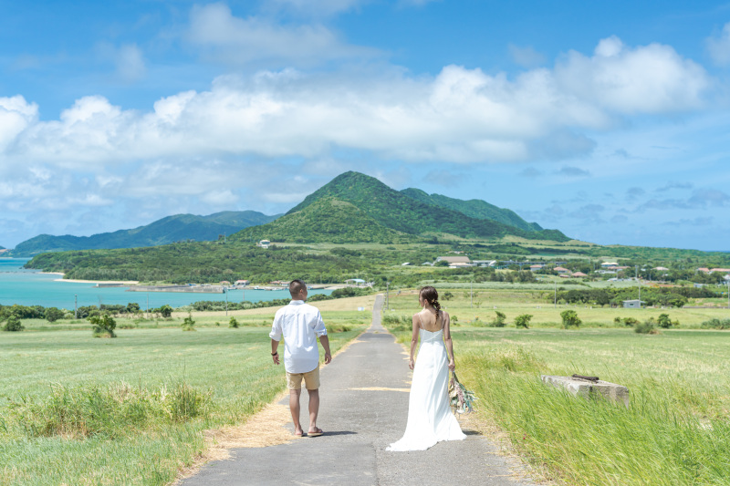 海に続く長い１本道。気持ちの良い空！