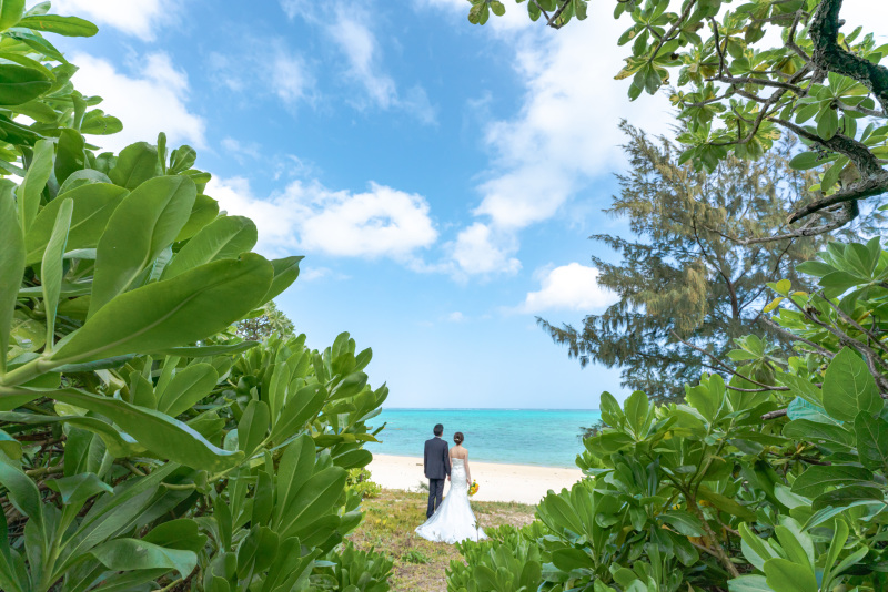 こんな所を進むとビーチ!?