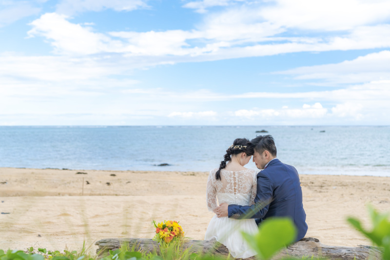 流れ着いた流木に腰掛けて・・・