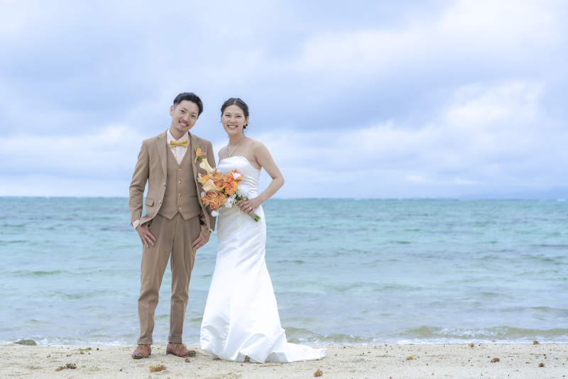 天気が悪くても青い海です