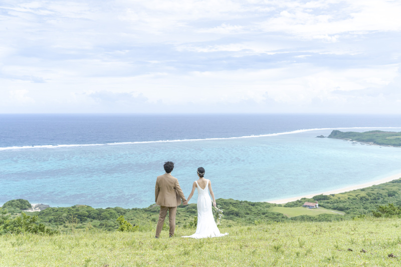 壮大な山からの景色!サンゴ礁を臨む雄大なロケ地