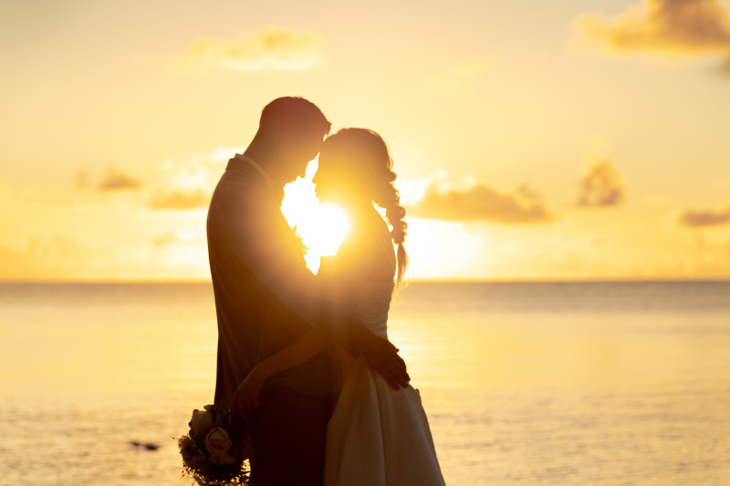 トロピカルサンセットツアー!ヤシの木並木+一本道+ビーチ+サンセット