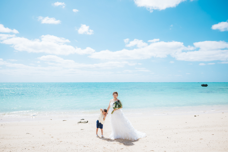 青い海に青い空。石垣島に来たならビーチは外せない