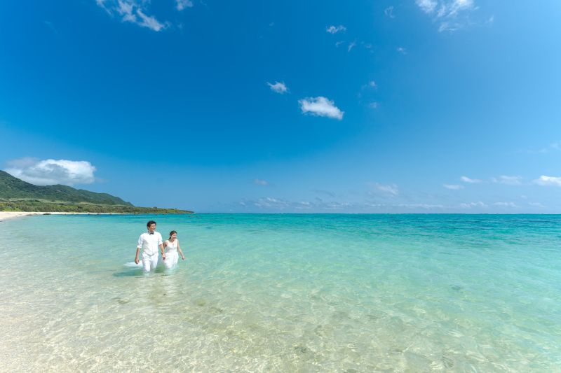 ドレスのまま海にイン!イン・ザ・シー!