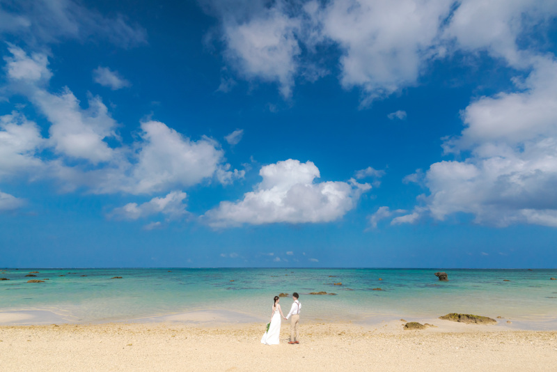 海の青さと空の青さ。同じ青でもちょっと違う青。