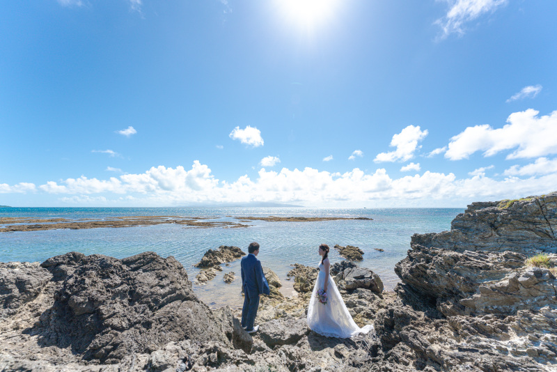 かっこいい岩場のビーチもある!