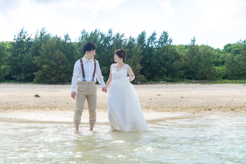 いよいよドレスのまま海へ!インザシー!