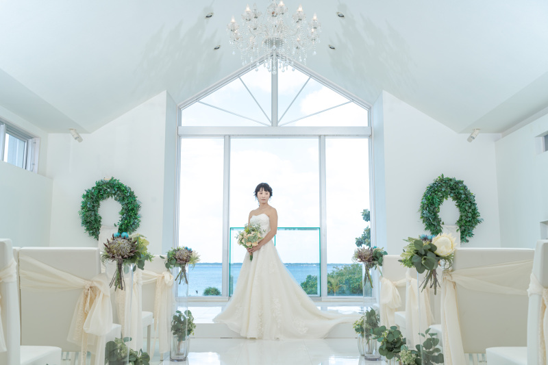 赤瓦古民家に海見えチャペル。NoLimit!沖縄らしさをいっぱい感じて撮影!