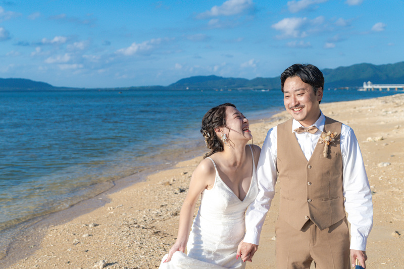 それでも眩しい太陽とおふたりの笑顔。