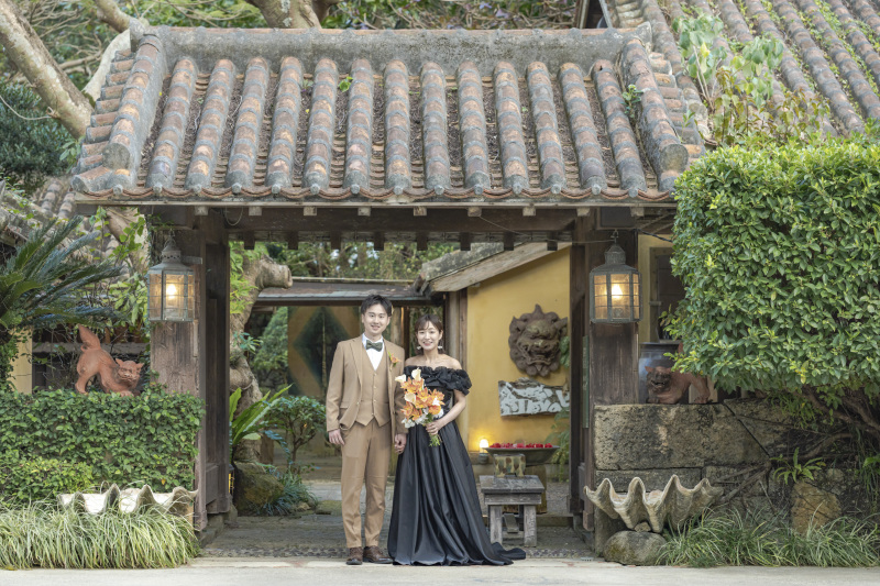 赤瓦の古民家の料亭で。沖縄の雰囲気を感じま