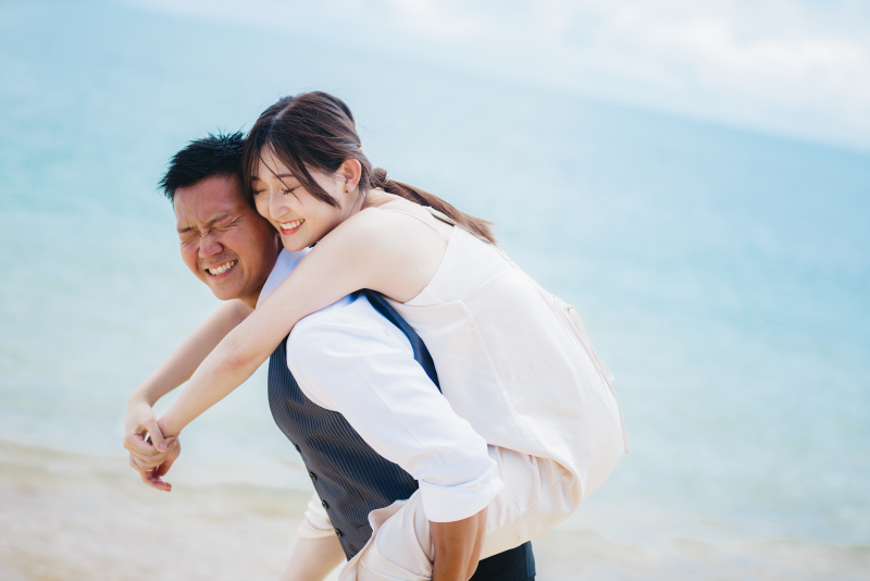 ちょっと照れくさいけど、おんぶショットも可愛い！