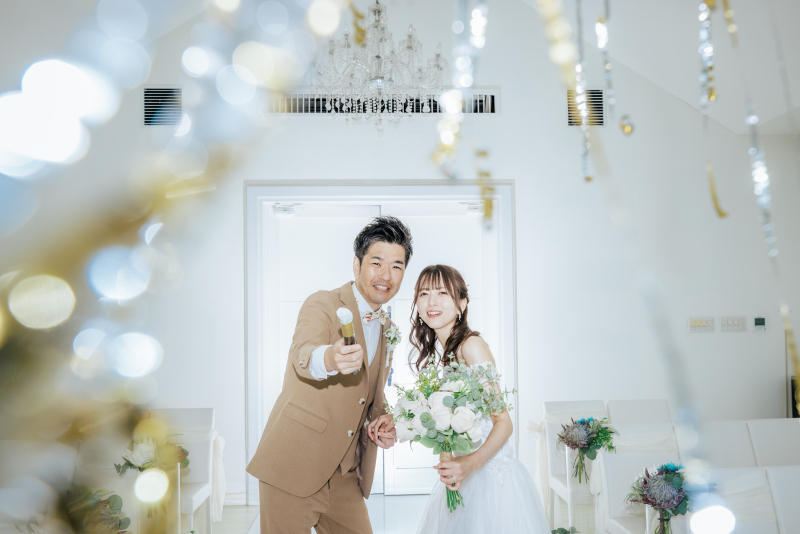 海の見えるチャペルでクラッカー！チャペルフォト。