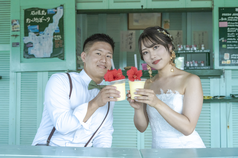 パイナップルジュースで乾杯!ツアーだから休憩も◉