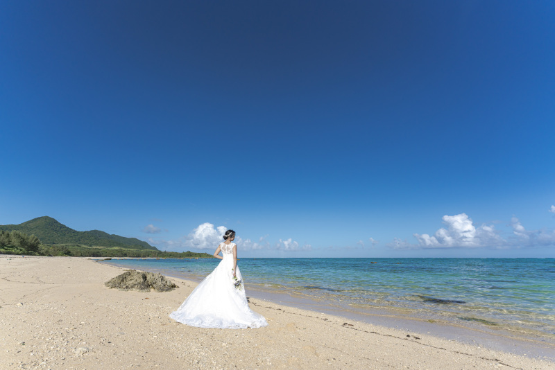 BlueSoda石垣島/宮古島クラフトフォトウェディング_ウエディングドレスが豊富