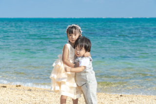 お子様ヘアセット【同行されるご家族やご友人のお子様のヘアセットを行います。】せっかくの記念の撮影なので、ヘアセットしてみましょう!