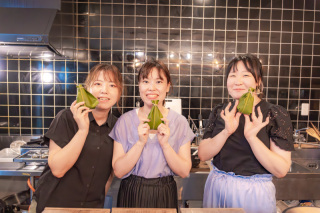 島のねえねえに教わるガチ沖縄料理教室!私服で参加【島ちゅのお母さんから本物の沖縄料理を教わりましょう】季節や天気関係なく、通年体験できるアクティビティです。(1〜2時間程度)