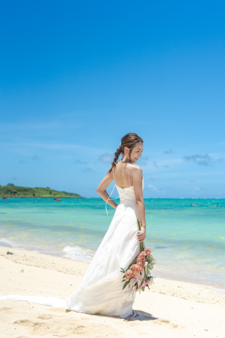 ドレス持込み割引【ご自身で気に入ったドレスを持ち込みができます】ウェディングドレスを持ち込んでくれた方に割引があります!