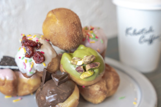 デコレーションサーターアンダギー作り体験!私服で参加【沖縄スイーツを自分たちで作ってデコレーション】作ったサータアンダギーはその場で食べても、持ち帰ってお土産にしてもOK(1〜2時間程度)(10個程度)(飲み物付き)