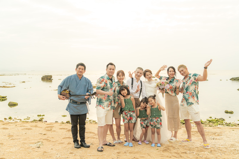 BlueSoda石垣島/宮古島クラフトフォトウェディング_家族・友人を撮影に呼べる