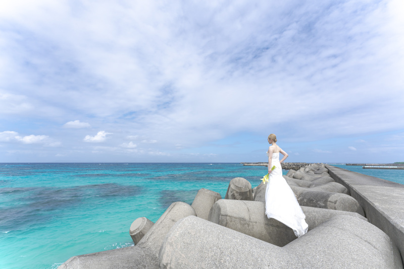 BlueSoda石垣島/宮古島クラフトフォトウェディング_ウエディングドレスが豊富