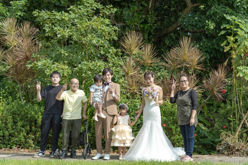 BlueSoda石垣島/宮古島クラフトフォトウェディング_家族・友人を撮影に呼べる