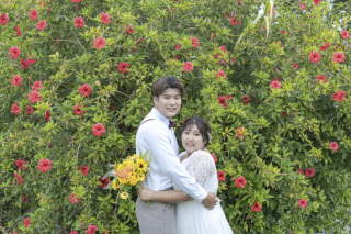 BlueSoda石垣島/宮古島クラフトフォトウェディング_ハイビスカスなどお花