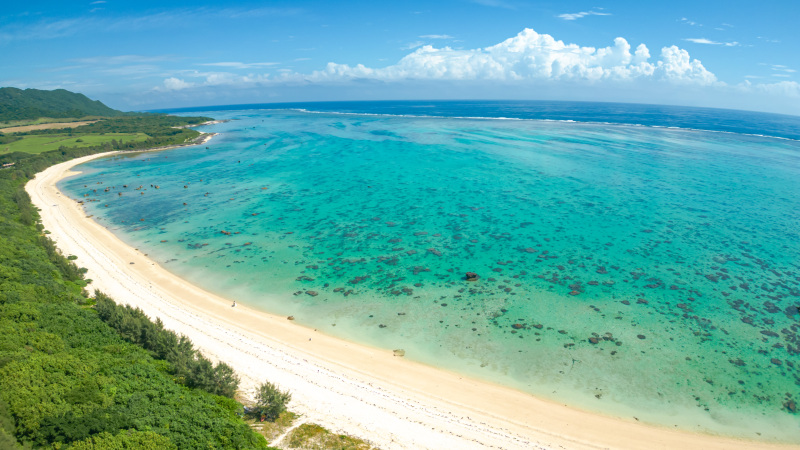人がいない本当の隠れ家ビーチへ。