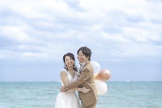 BlueSoda石垣島/宮古島クラフトフォトウェディング_曇りのビーチ
