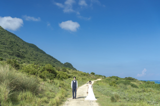 BlueSoda石垣島/宮古島クラフトフォトウェディング_大草原の孤島