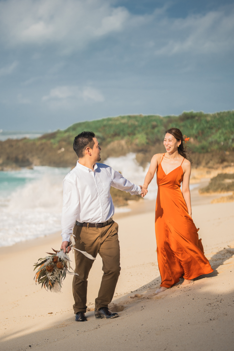 一生に一度のウェディングフォト。一番の思い出になるように楽しんでもらいたい!常に話しかけながら、笑顔と笑いが絶えない撮影現場です。