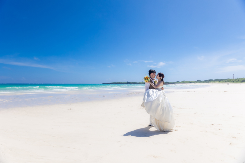 宮古島といえば、白い砂浜に青い海。とびっきりの南国を楽しんで。