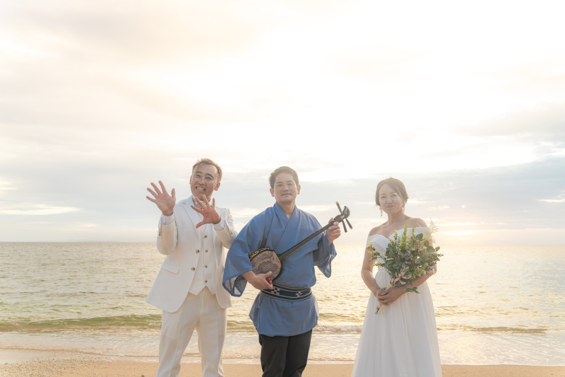 【サンセットと三線生演奏】ビーチ&サンセット三線生演奏ツアー*必要なものコミコミ価格*ムービー付*全カット納品*優雅な時間
