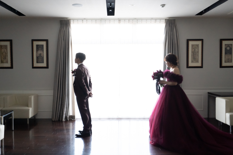 自然光が降り注ぐスタジオで