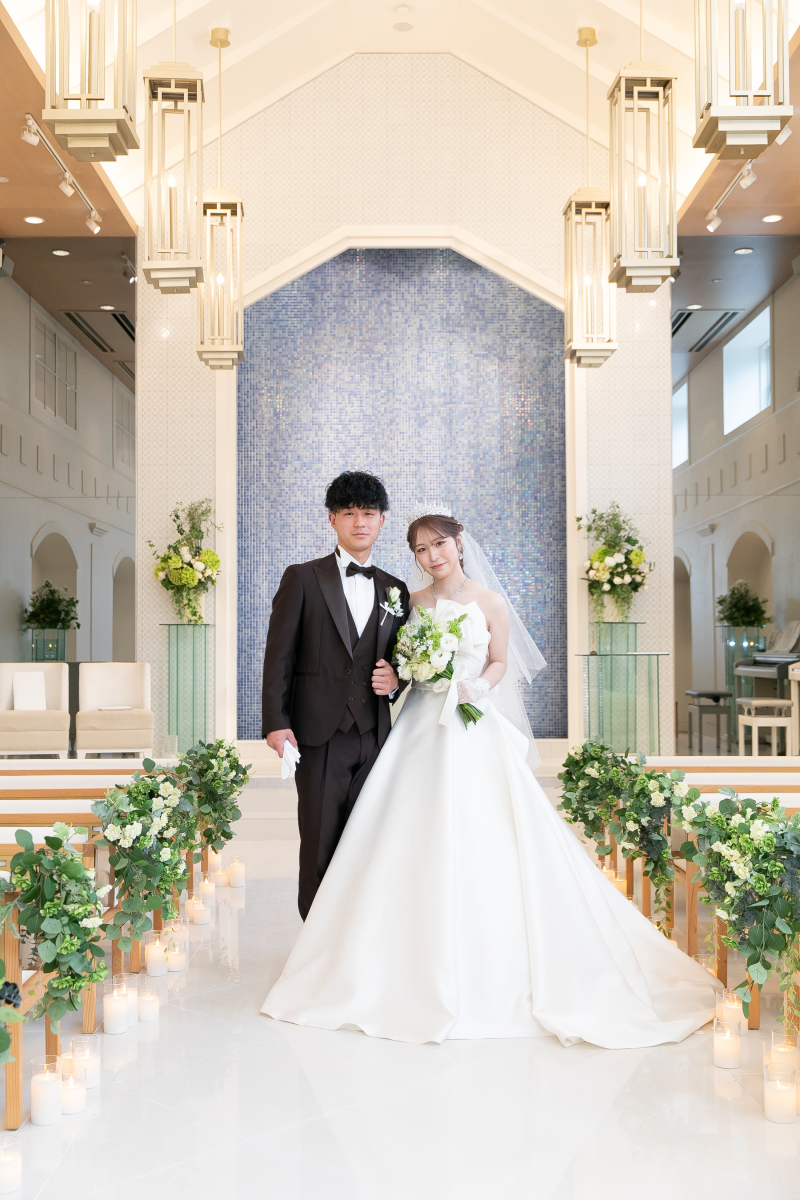 自然光が降り注ぐチャペル