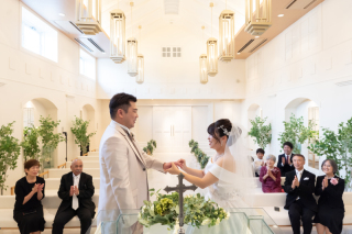 家族の祝福に包まれたフォトウェディング