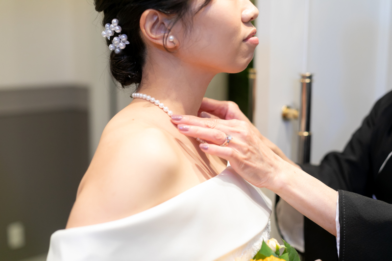 お母様から真珠のネックレスを