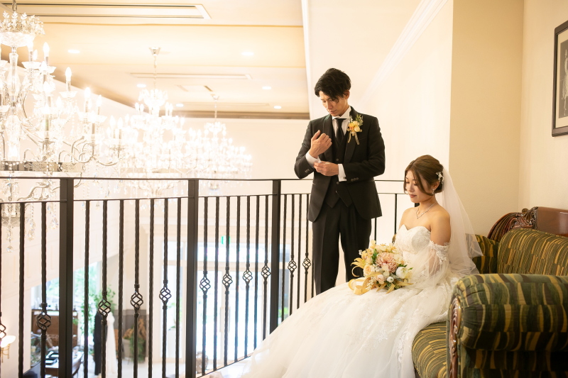 新郎様は少しクールなワンシーンも