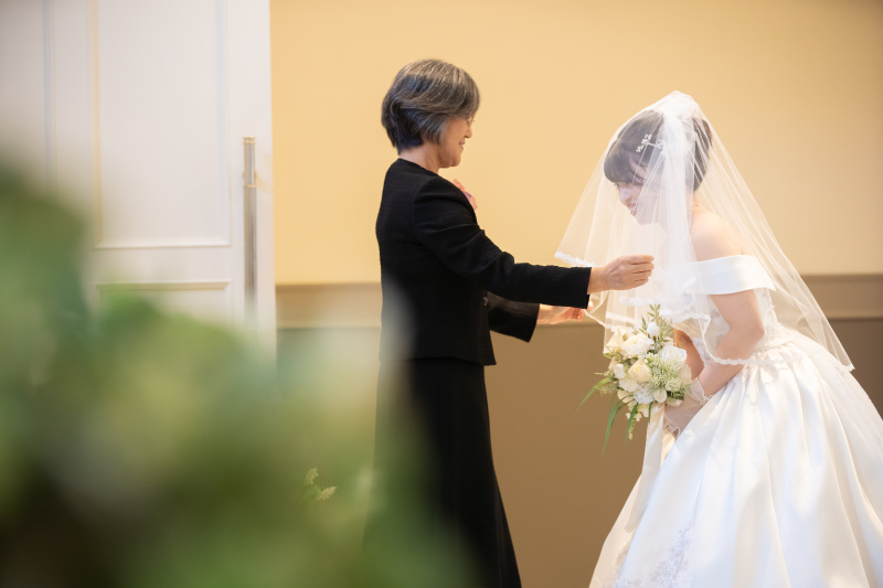 お母様によるベールダウンセレモニー