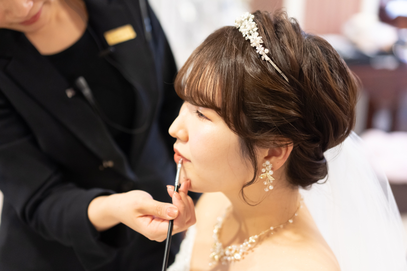 お仕度シーンも